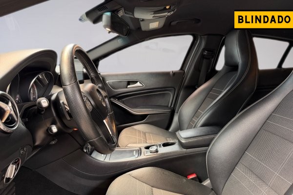 MERCEDES-BENZ GLA 200 1.6 CGI ADVANCE 16V TURBO FLEX 4P AUTOMÁTICO 2015/2015